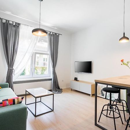 Go2Zagreb Chick Apartment Private Parking Available Bagian luar foto