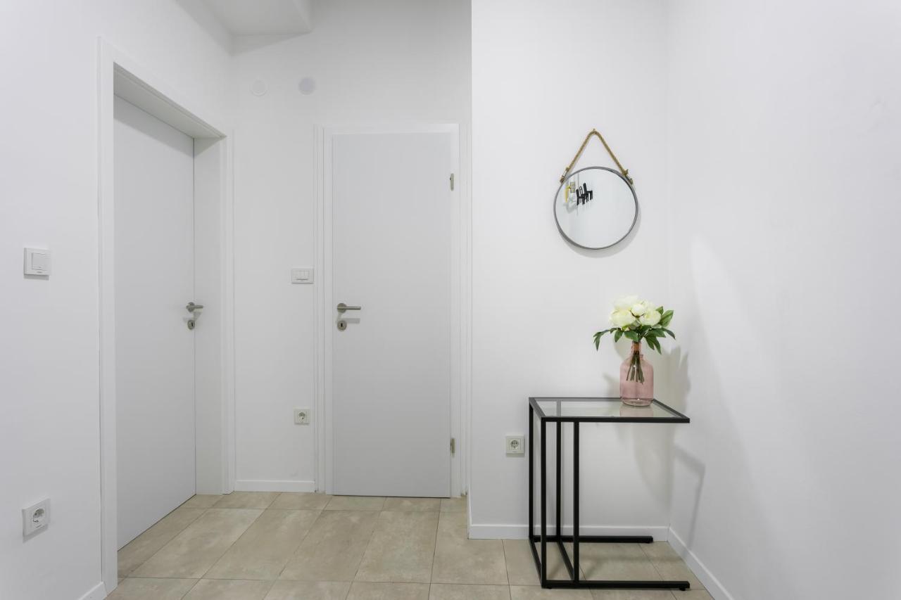 Go2Zagreb Chick Apartment Private Parking Available Bagian luar foto