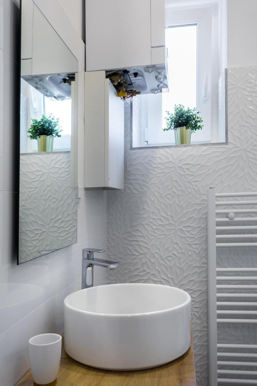 Go2Zagreb Chick Apartment Private Parking Available Bagian luar foto