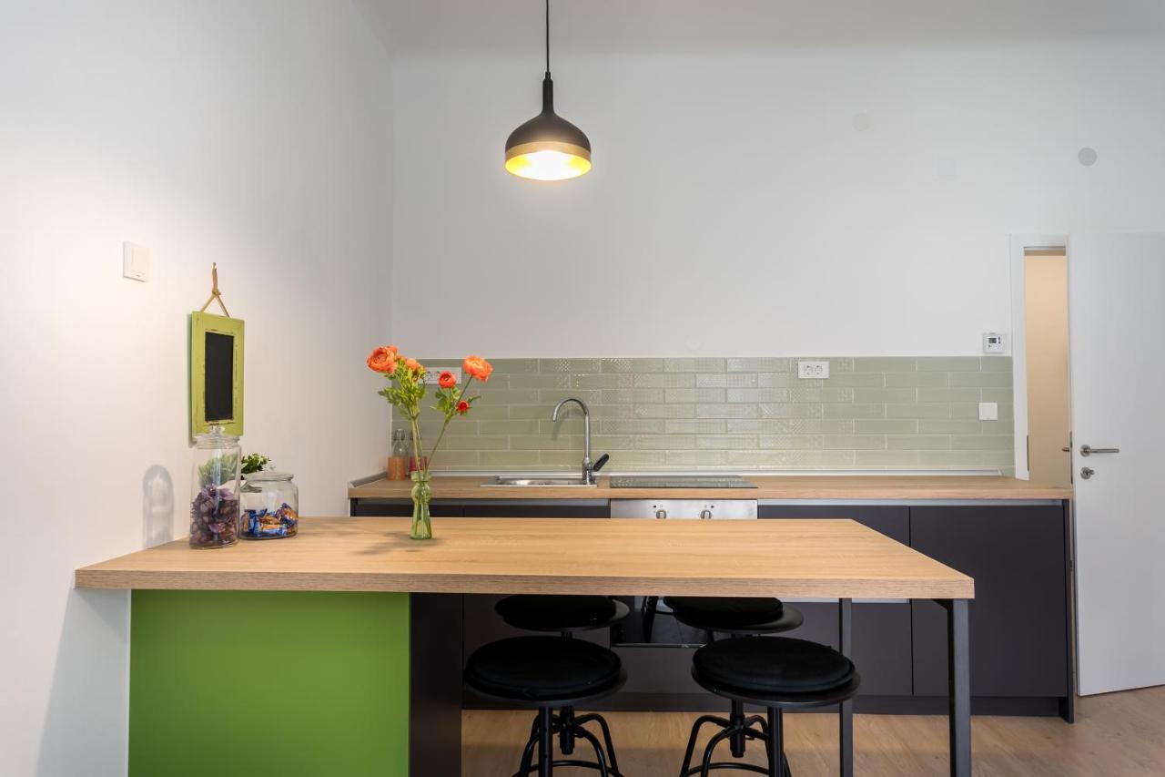 Go2Zagreb Chick Apartment Private Parking Available Bagian luar foto