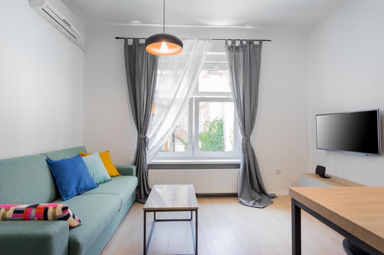 Go2Zagreb Chick Apartment Private Parking Available Bagian luar foto